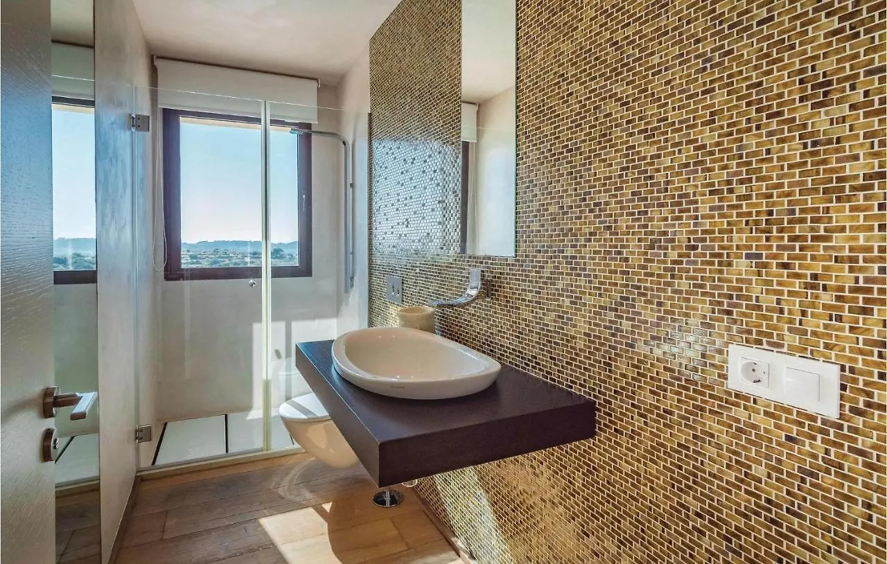 4 Bedroom Stunning Home In Moscari